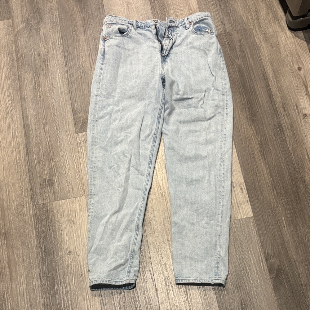 GAP Denim Light Wash Mom Jeans